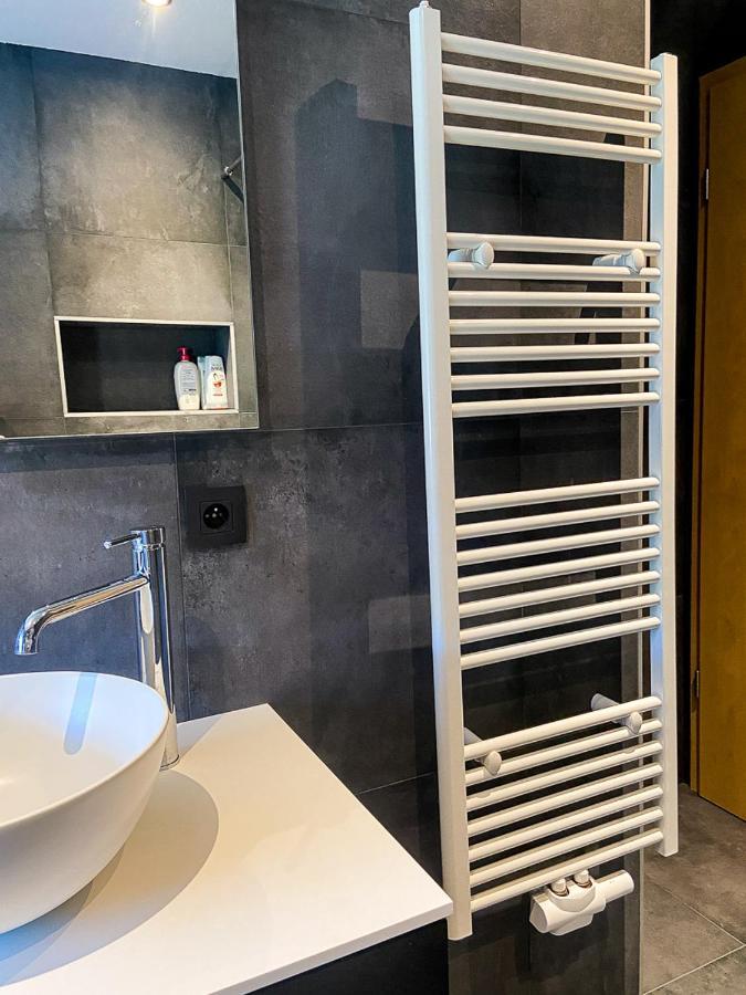 Chez Sabine Et Eric Maison Pour 6 Personnes Avec Piscine Chauffee Andenne Buitenkant foto