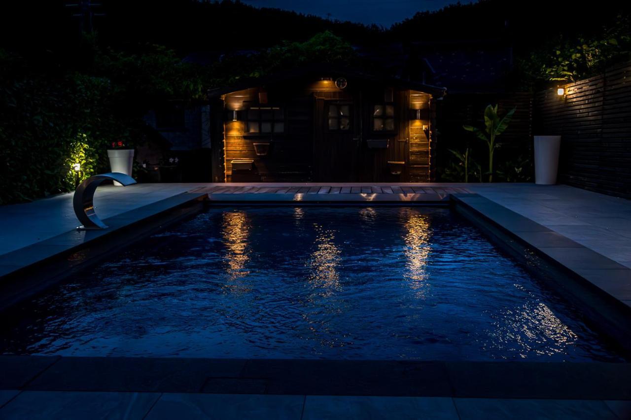 Chez Sabine Et Eric Maison Pour 6 Personnes Avec Piscine Chauffee Andenne Buitenkant foto