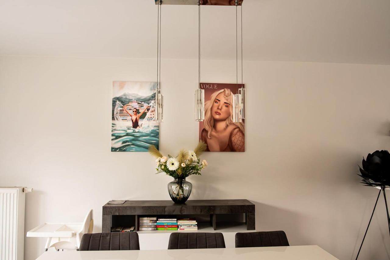 Chez Sabine Et Eric Maison Pour 6 Personnes Avec Piscine Chauffee Andenne Buitenkant foto