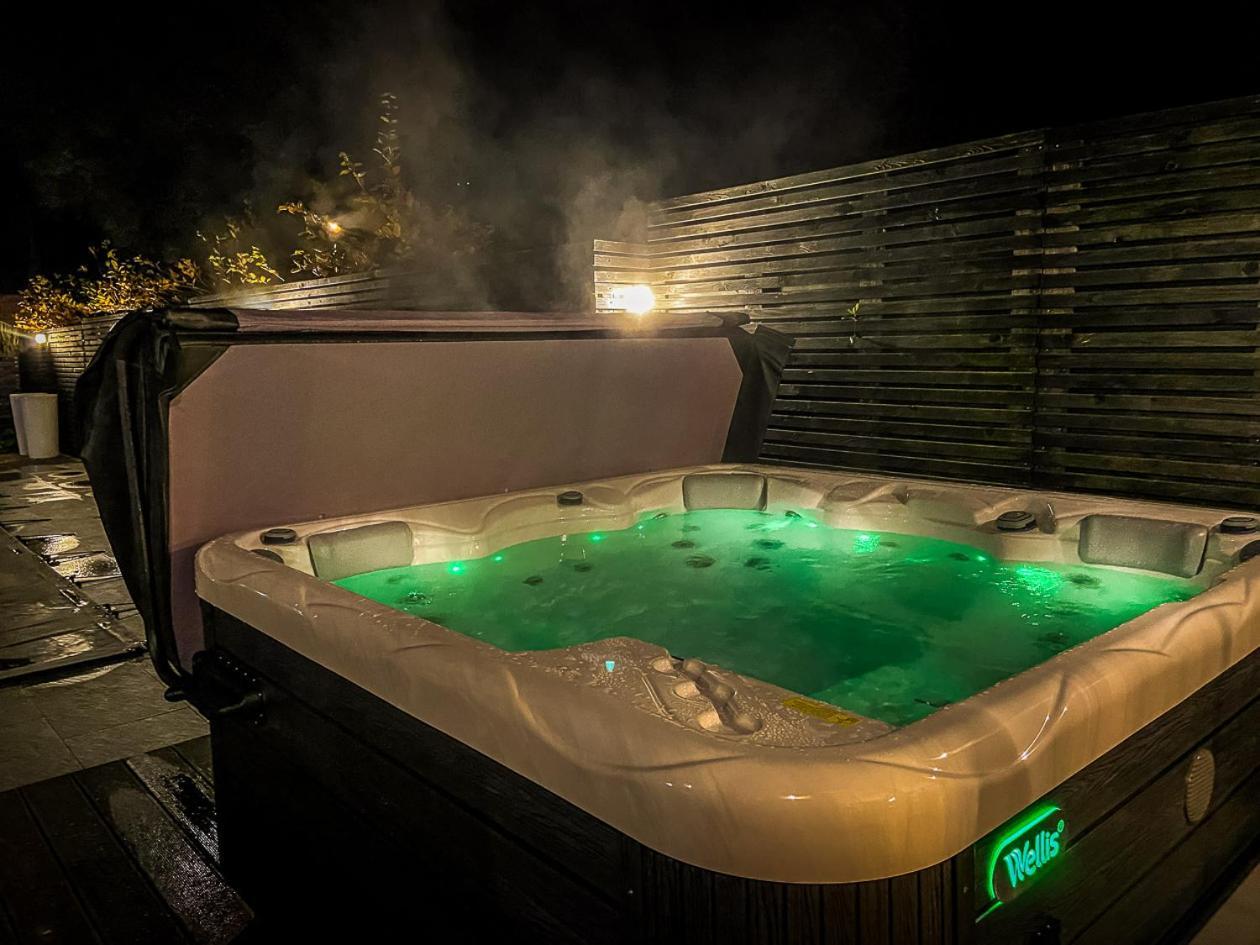 Chez Sabine Et Eric Maison Pour 6 Personnes Avec Piscine Chauffee Andenne Buitenkant foto